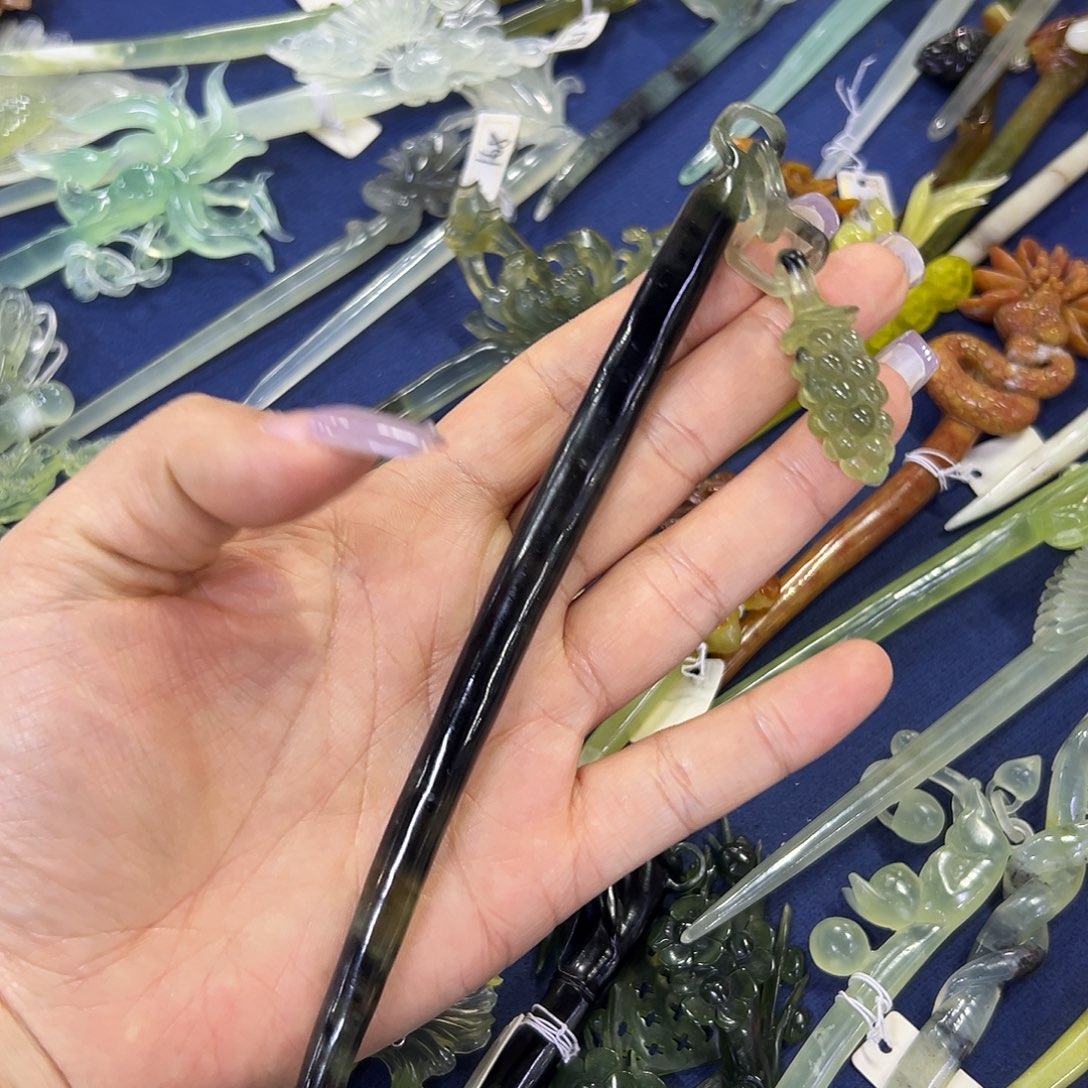 蛇纹石玉未镶嵌葡萄