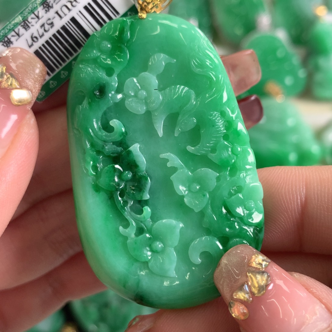 翡翠吊坠(不含链)18K金镶嵌
