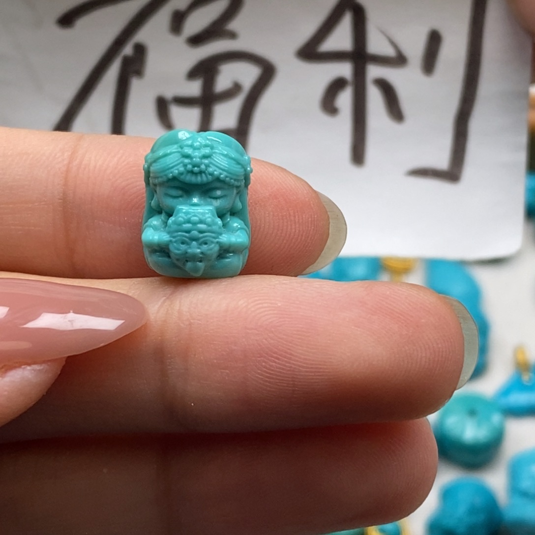 绿松石未镶嵌颈饰宁