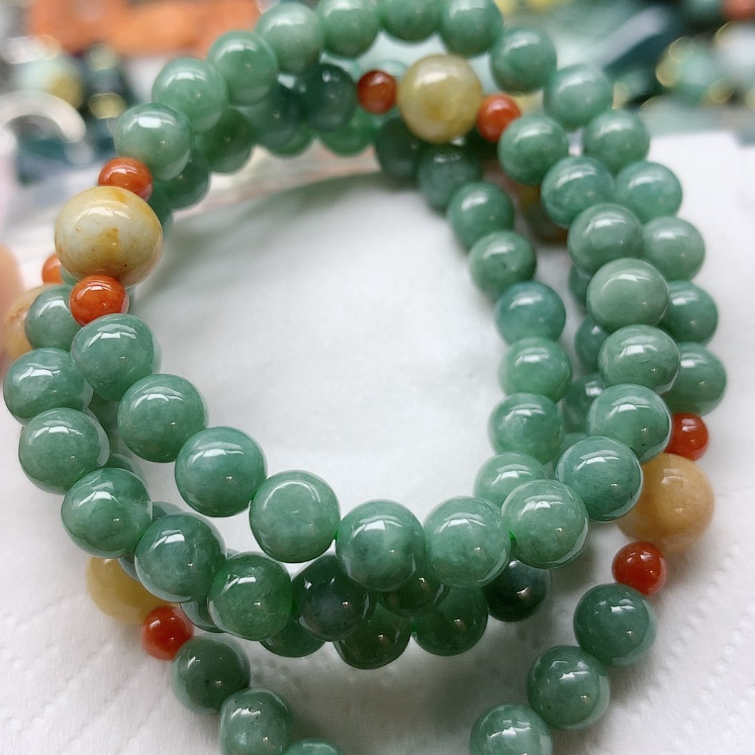 翡翠颈饰未镶嵌手串