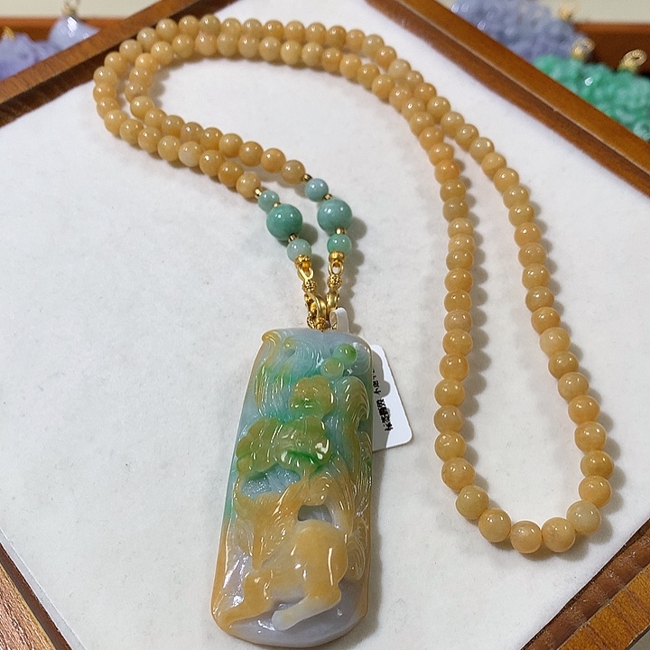 翡翠未镶嵌颈饰翡翠吊坠