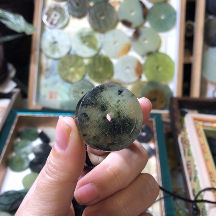 岫玉岫玉挂件未镶嵌