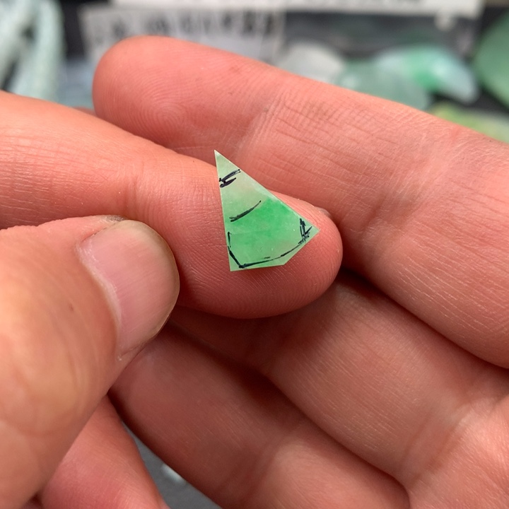 定制翡翠未镶嵌材料定制