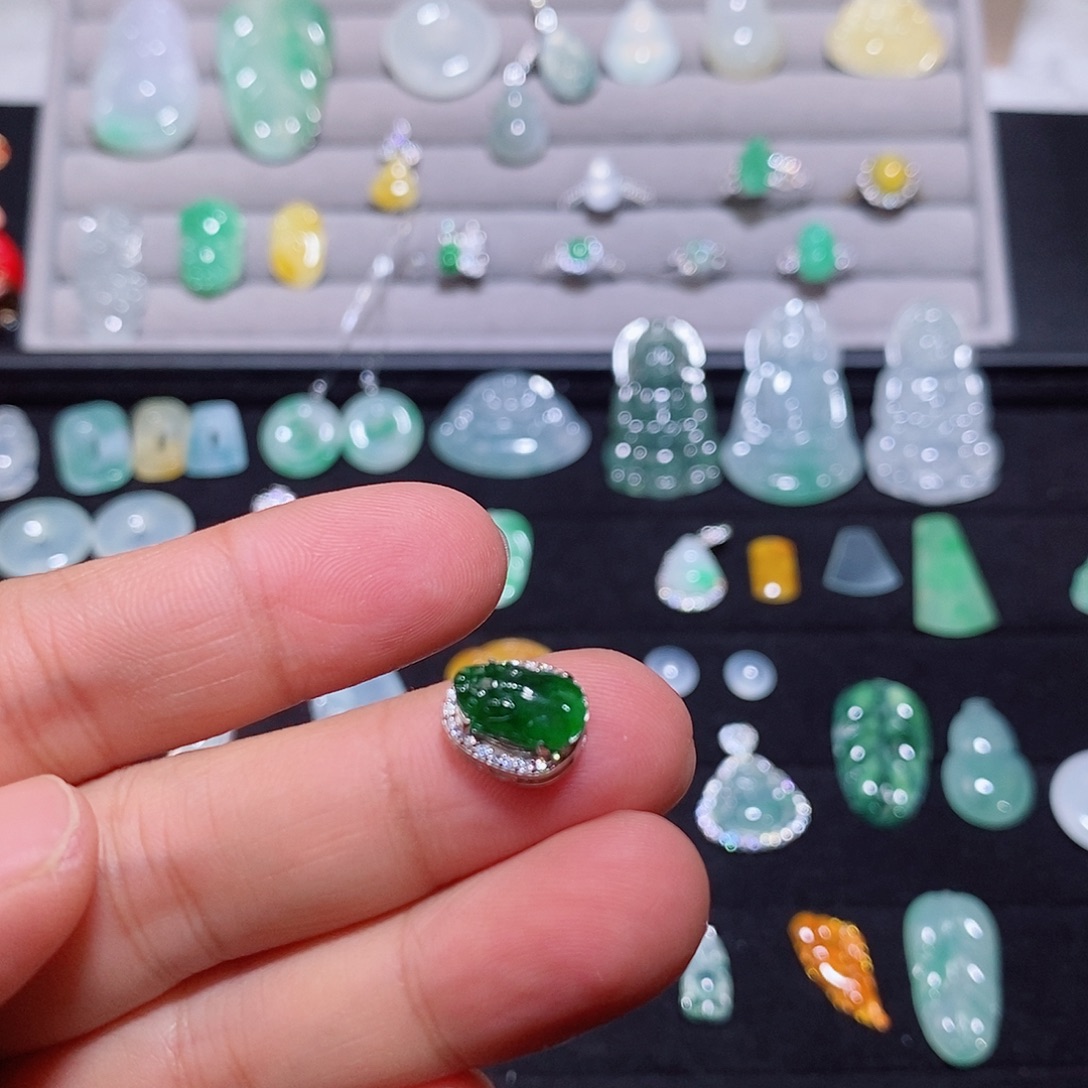 翡翠银S925镶嵌颈饰潘多拉貔貅