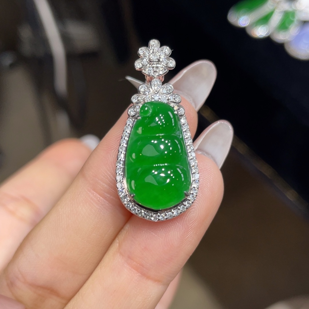 翡翠颈饰18K金镶嵌天然缅甸翡翠a货