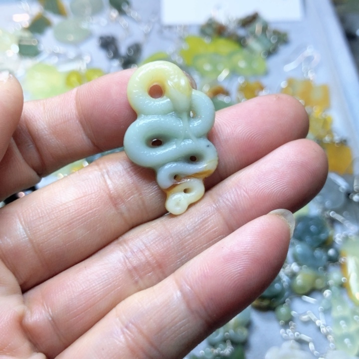 【闪购商品】蛇纹石玉耳环未镶嵌