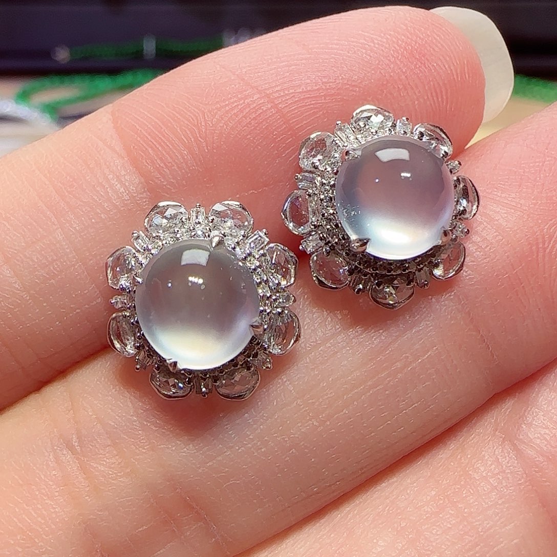 翡翠18K金镶嵌耳钉