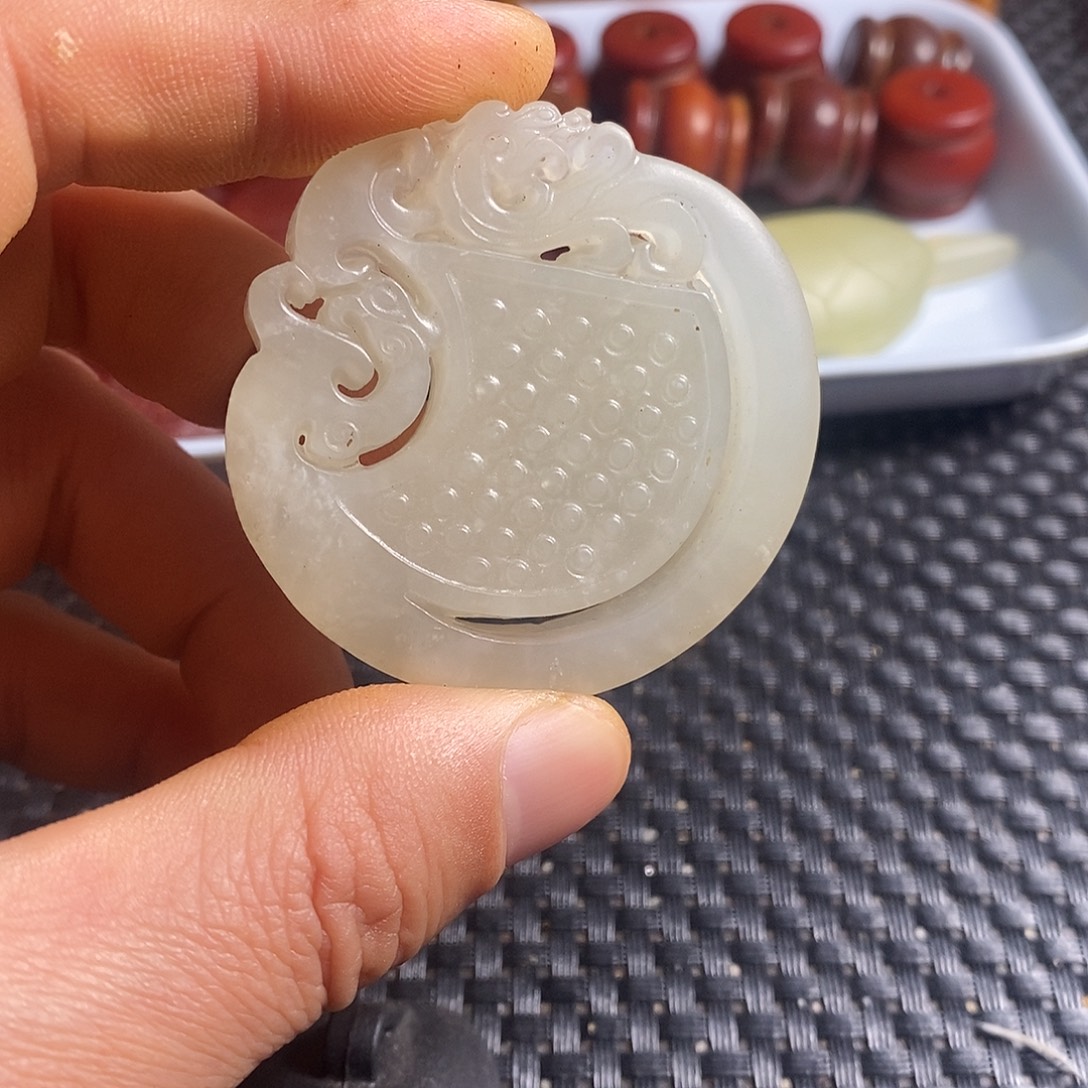 岫玉未镶嵌珠宝奇石