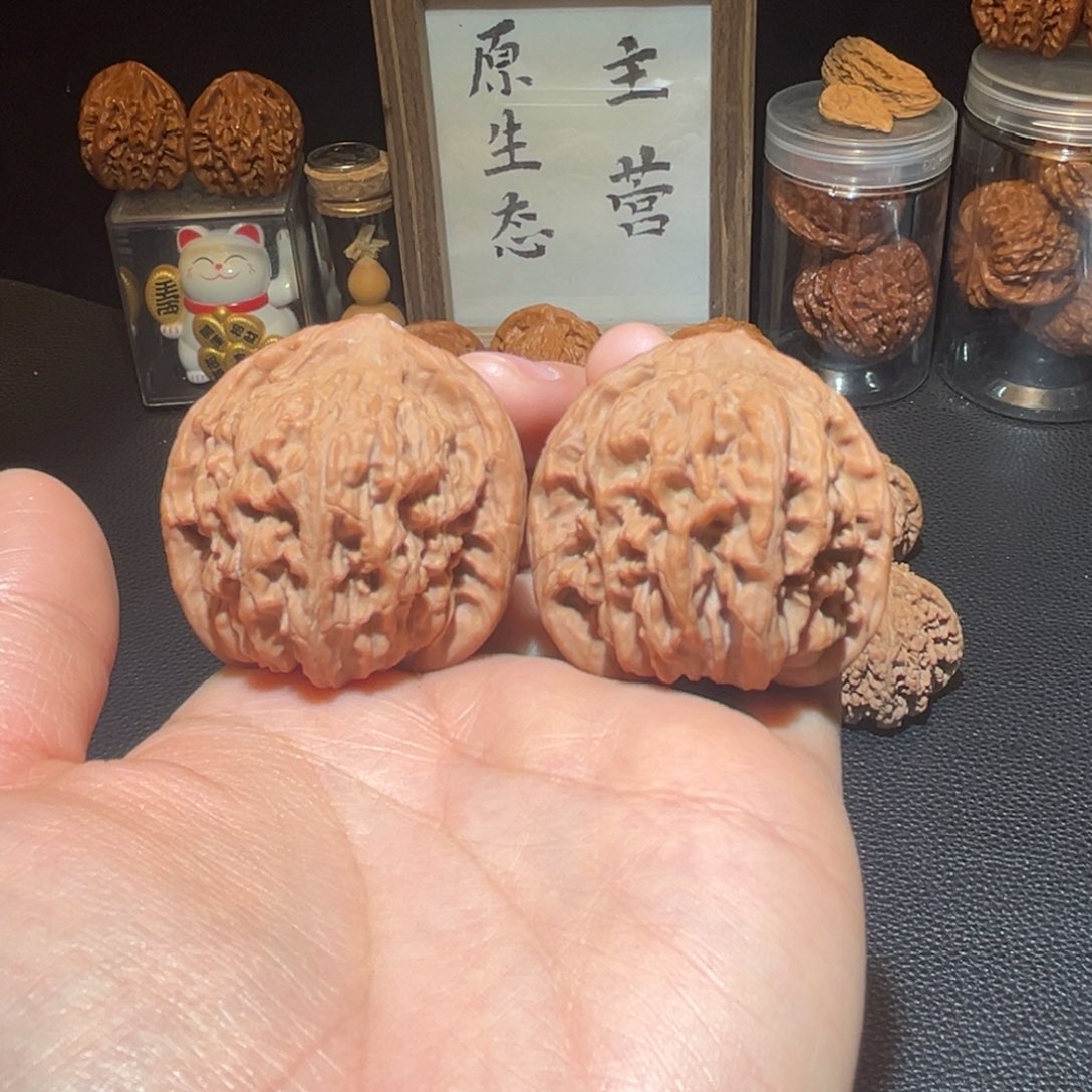 或***许文玩核桃把件红狮子41+43
