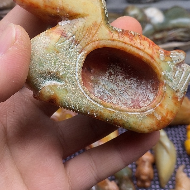 未镶嵌蛇纹石玉颈饰