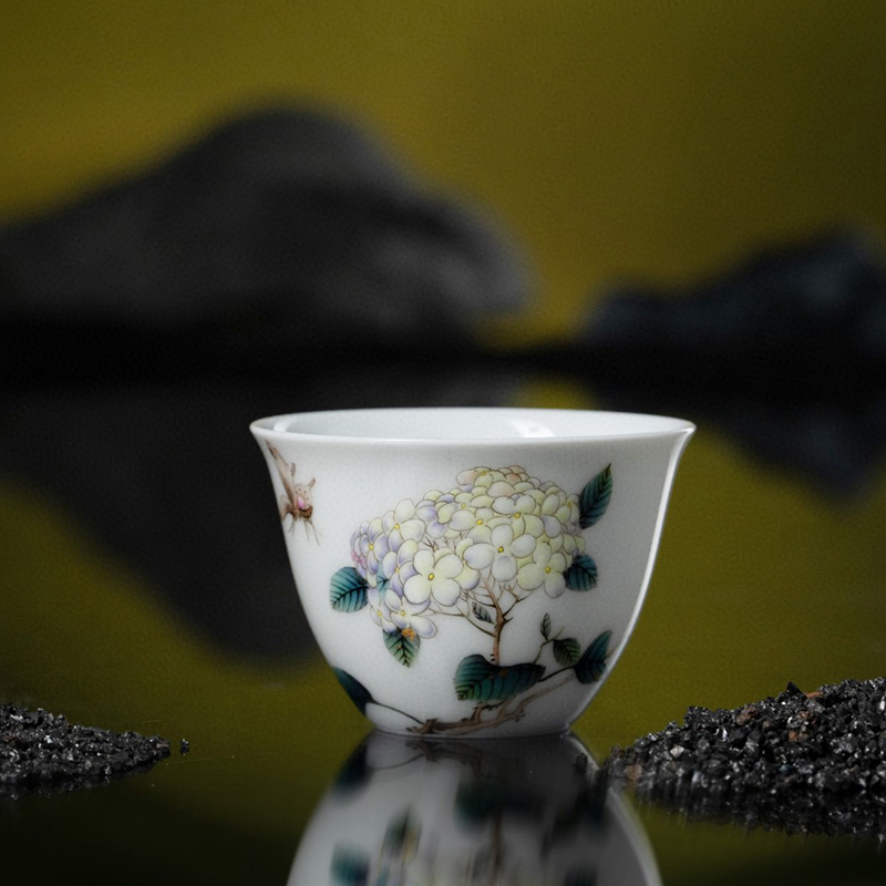 艺林堂 粉彩绣球花品茗杯
