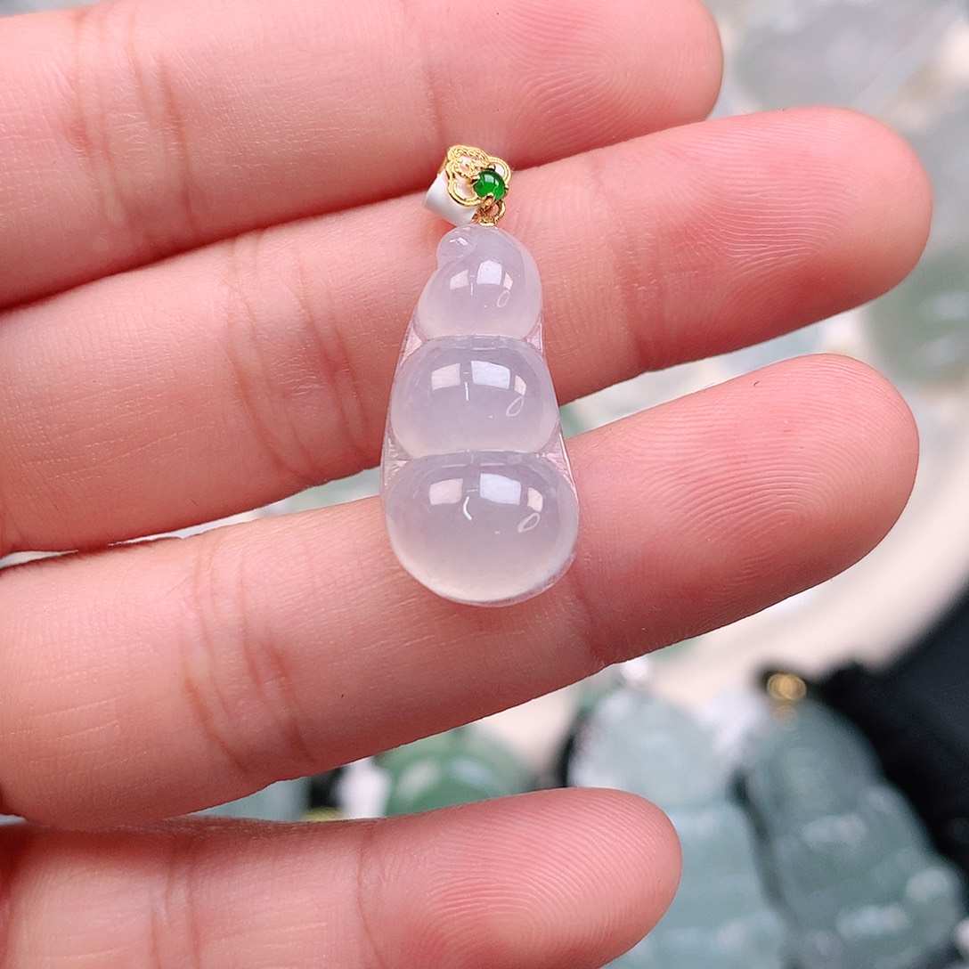 翡翠颈饰18K金镶嵌冰胶豆子