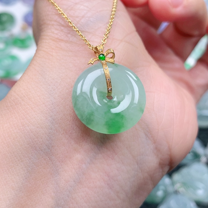 翡翠吊坠(不含链)18K金镶嵌