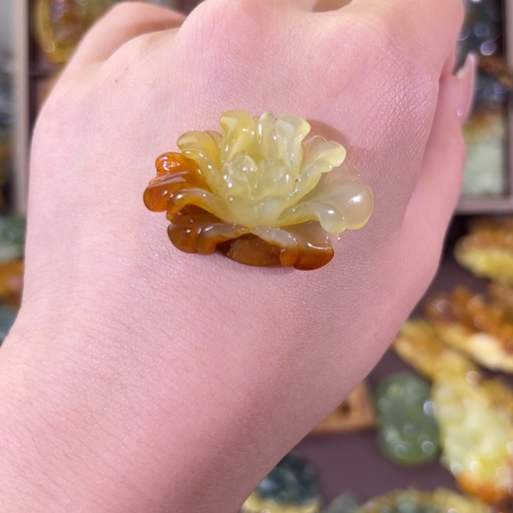 未镶嵌蛇纹石玉颈饰