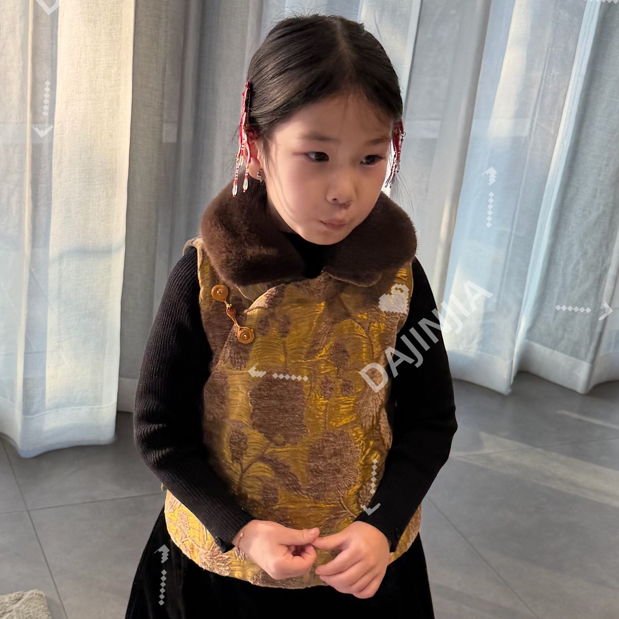 大金定制童装金色提花刺绣夹棉马甲毛领新中式拜年服外套上衣