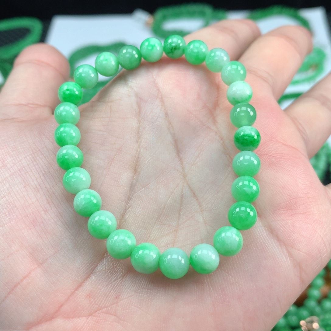 翡翠手链未镶嵌翡翠