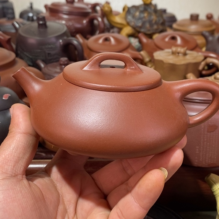 紫砂茶壶随*精工制作