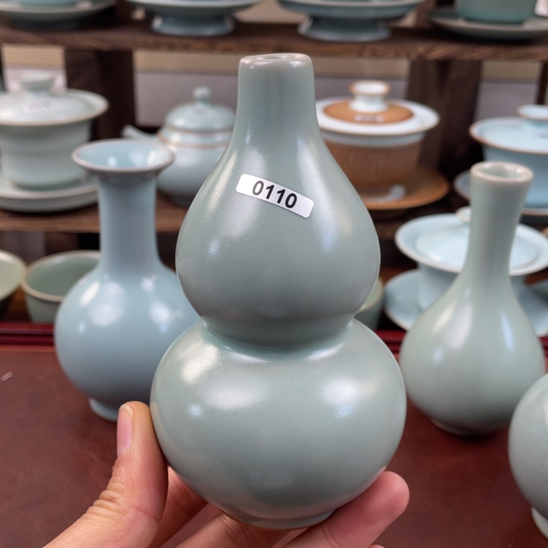 微瑕110号仿古葫芦瓶子……………$