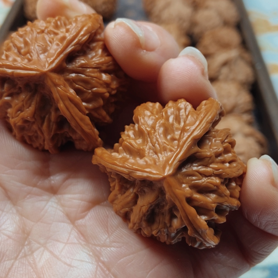 呼***丶手串文玩核桃盘山