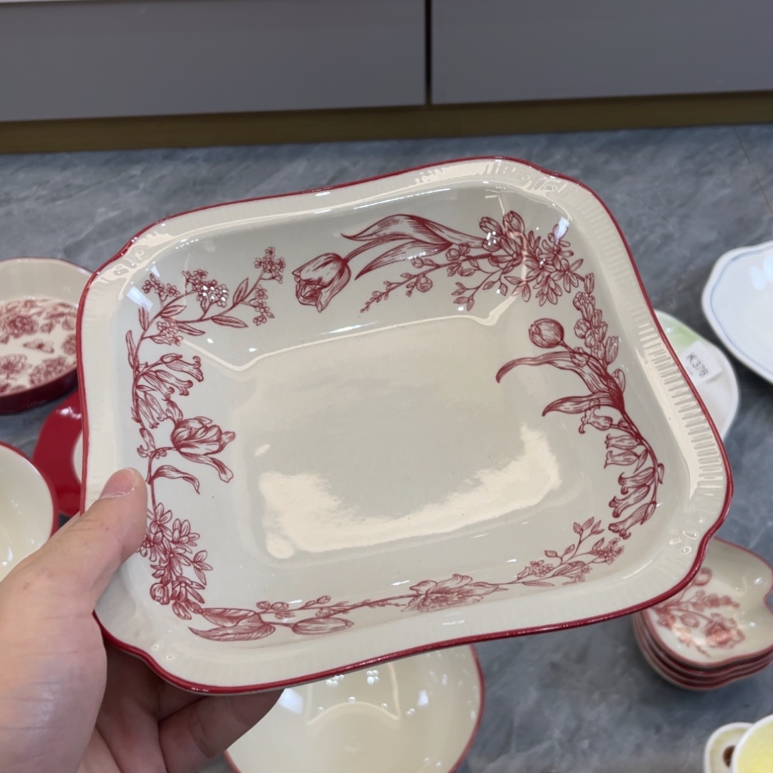 陶瓷微瑕餐具介意勿拍，满18飞！