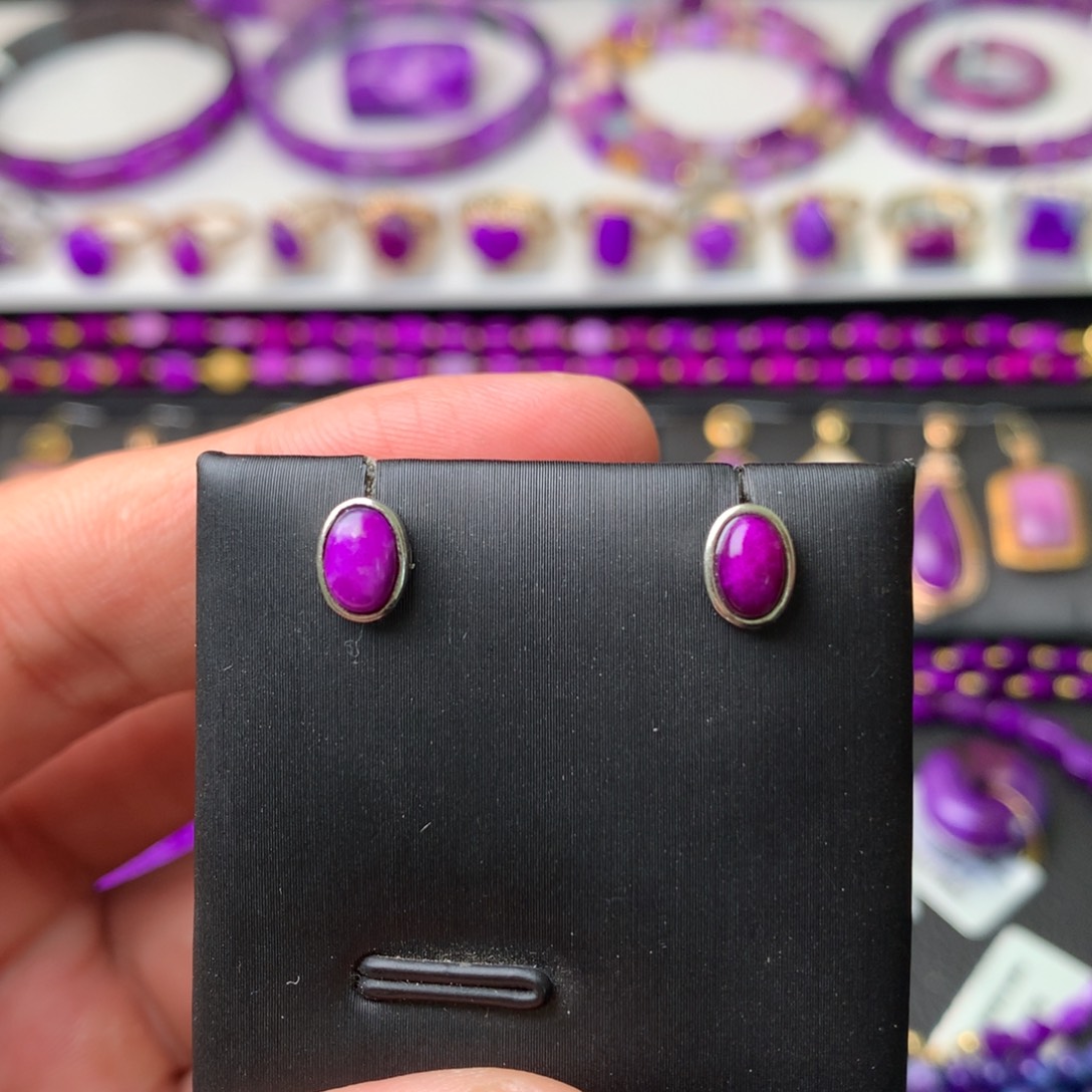 苏纪石（舒俱来）银S925镶嵌耳钉