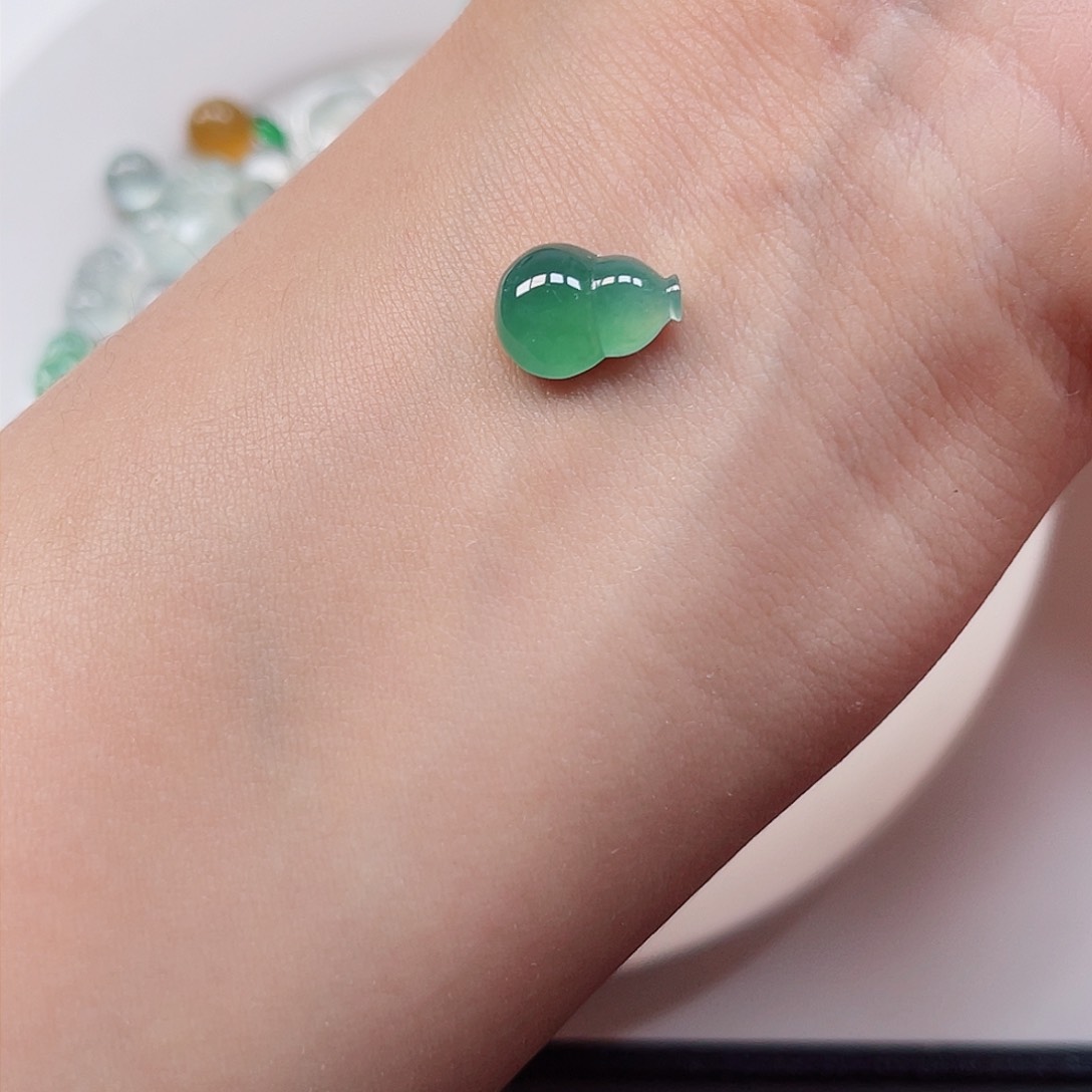 翡翠裸石纯天然A货缅甸翡翠