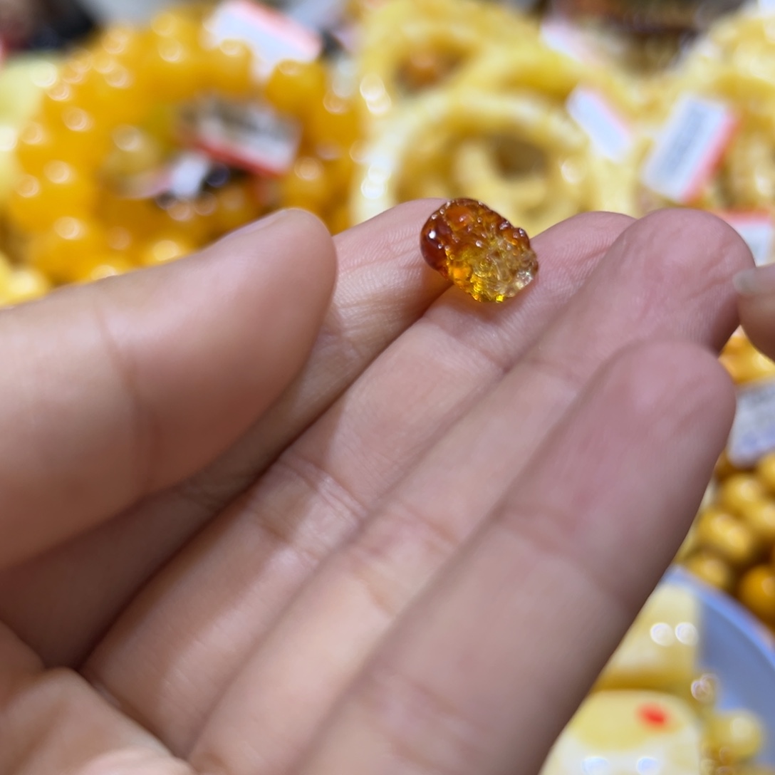 琥珀珠宝奇石未镶嵌