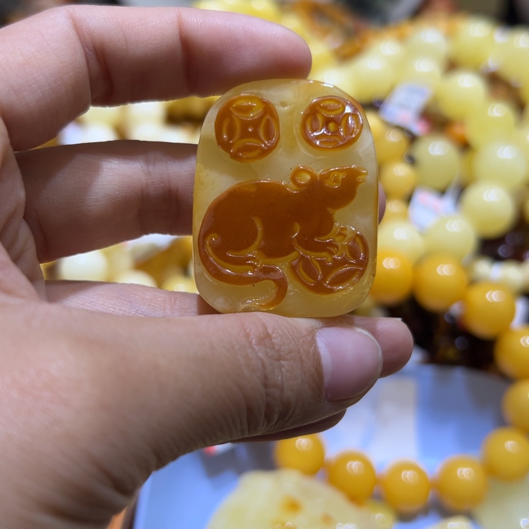琥珀珠宝奇石未镶嵌
