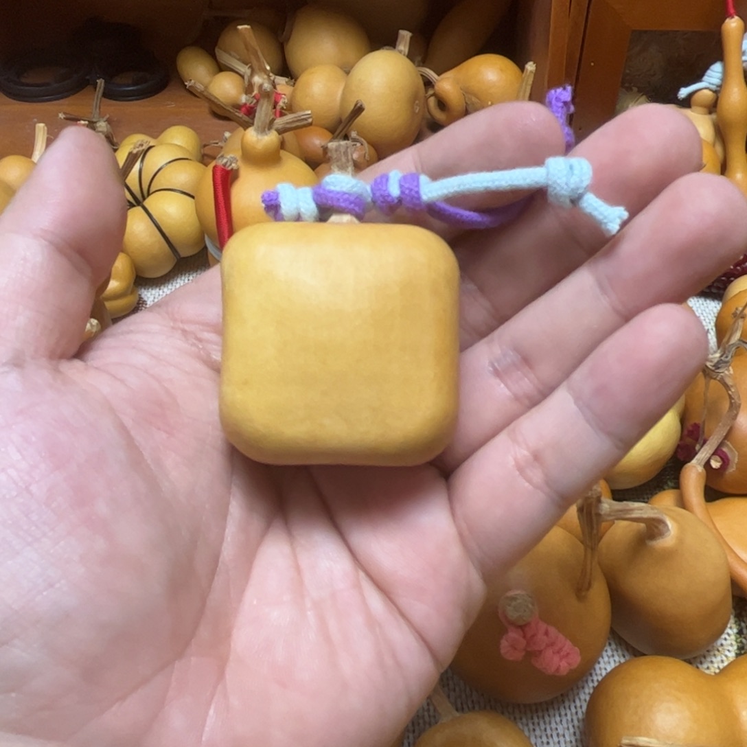 紫****葫芦里到底是什么鬼笑