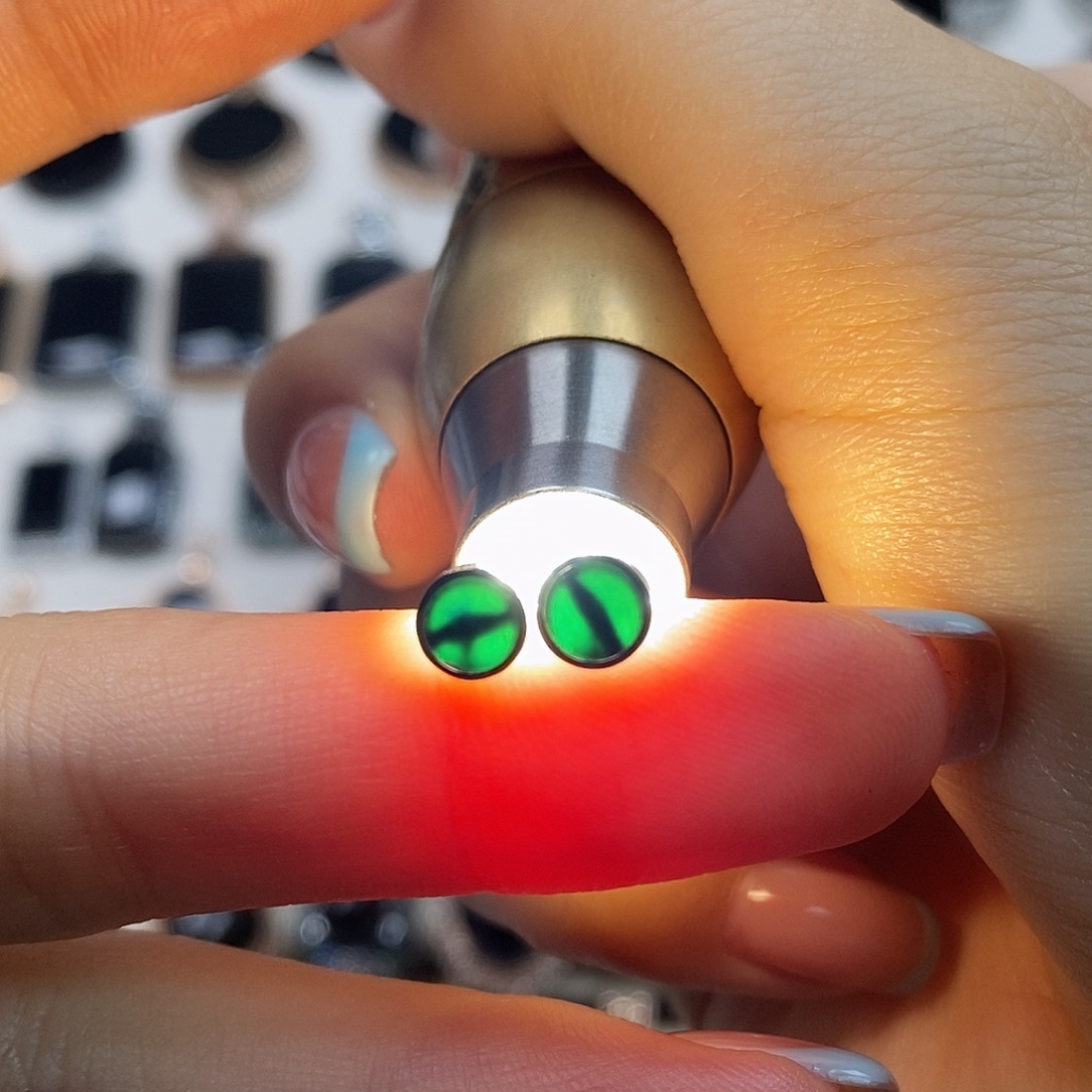 翡翠18K金镶嵌耳饰