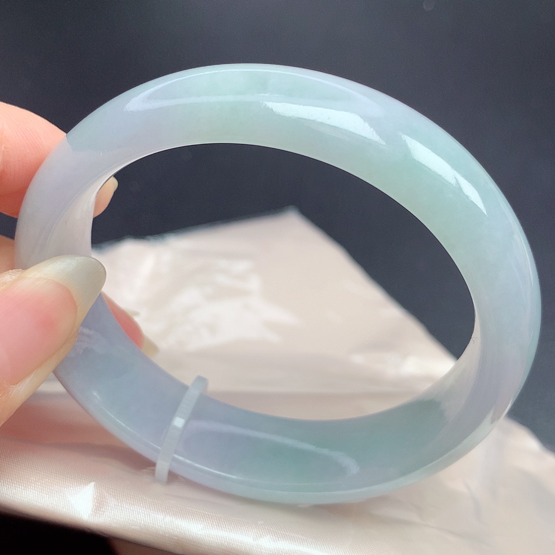 翡翠手镯（贵妃镯）未镶嵌56.5圈口