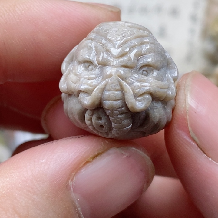 颈饰未镶嵌硅化珊瑚（珊瑚玉）通孔