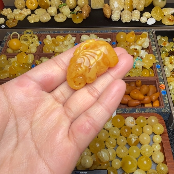 蜜蜡未镶嵌珠宝奇石天然蜜蜡老蜡富贵象