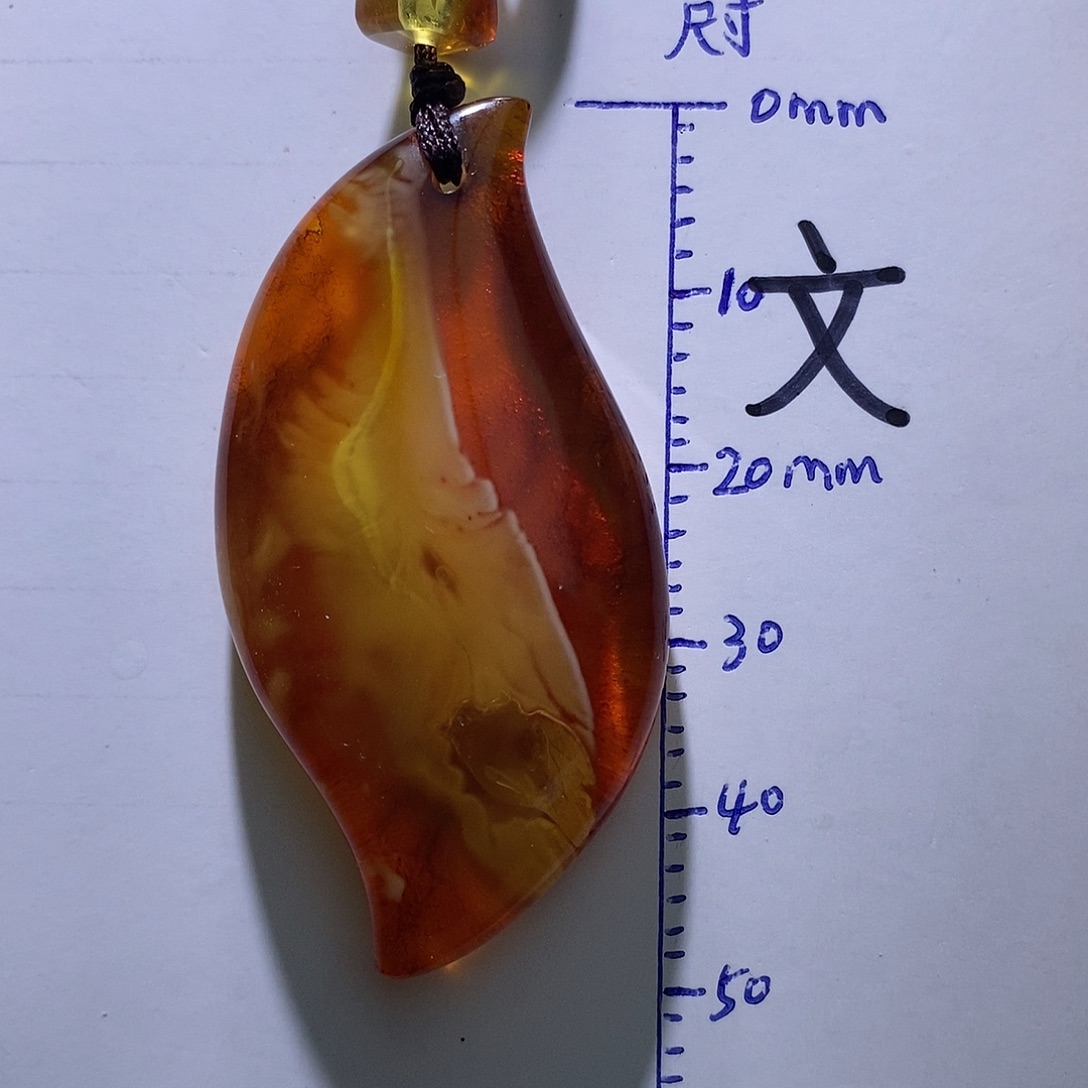 琥珀未镶嵌珠宝奇石30