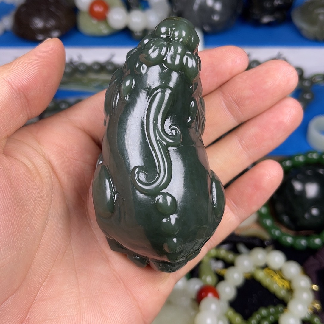 和田玉未镶嵌颈饰且末蓝貔貅手把件新疆和田玉