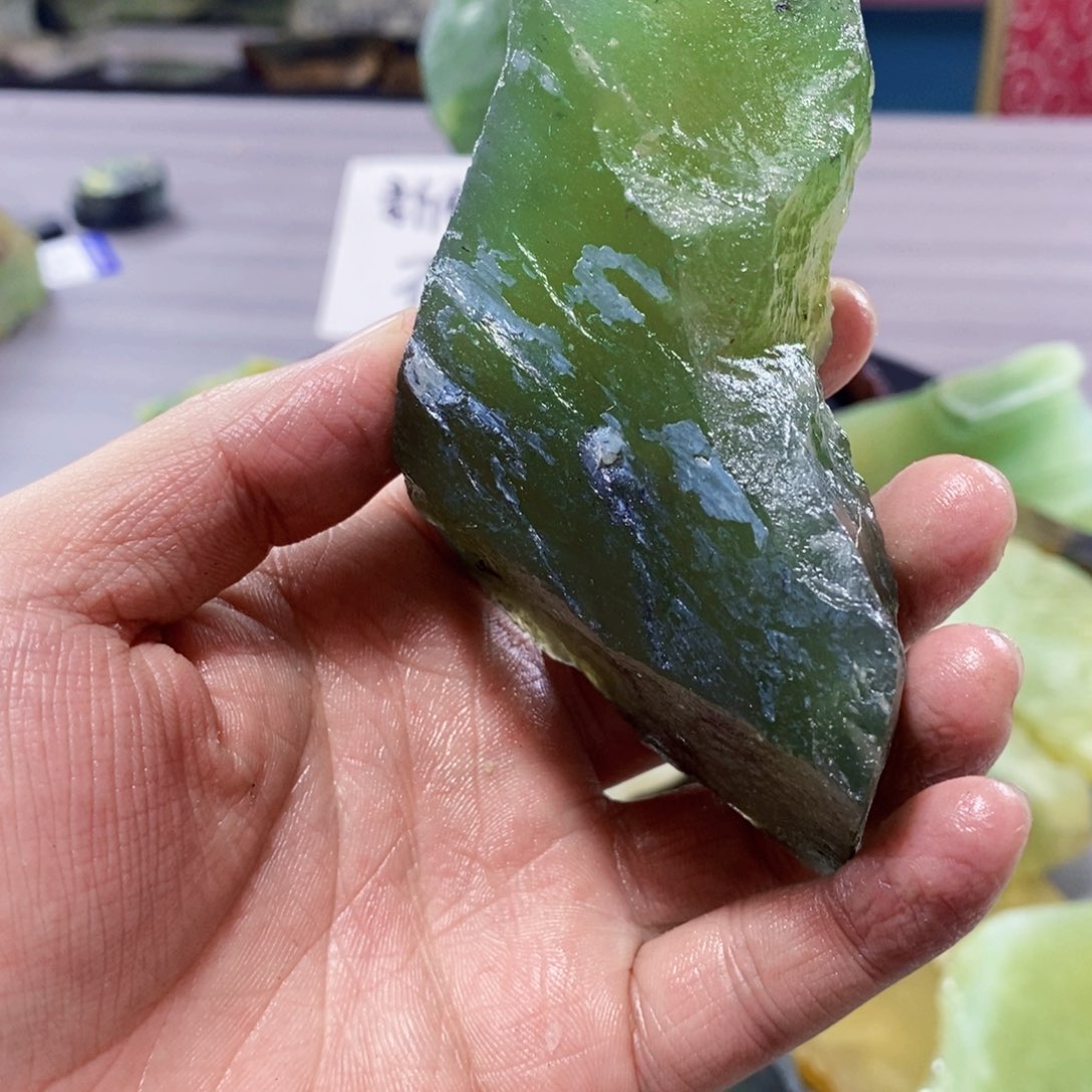 乔***娇蛇纹石玉未镶嵌岫玉原石蛇纹石玉