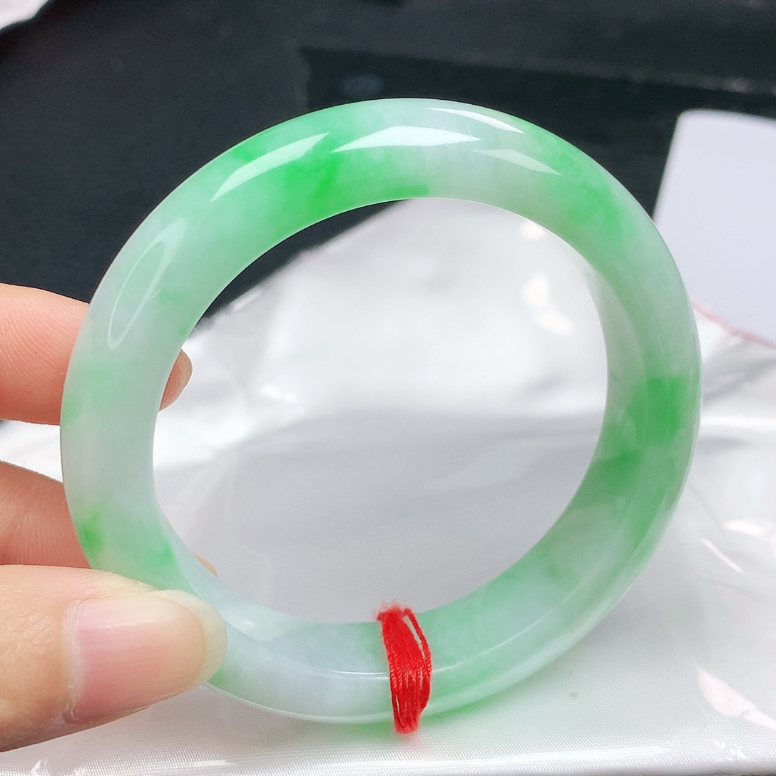 翡翠手镯未镶嵌正