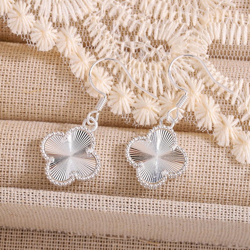 【抓紧处理】定制重工款气质风年味生肖挂饰605 四叶草