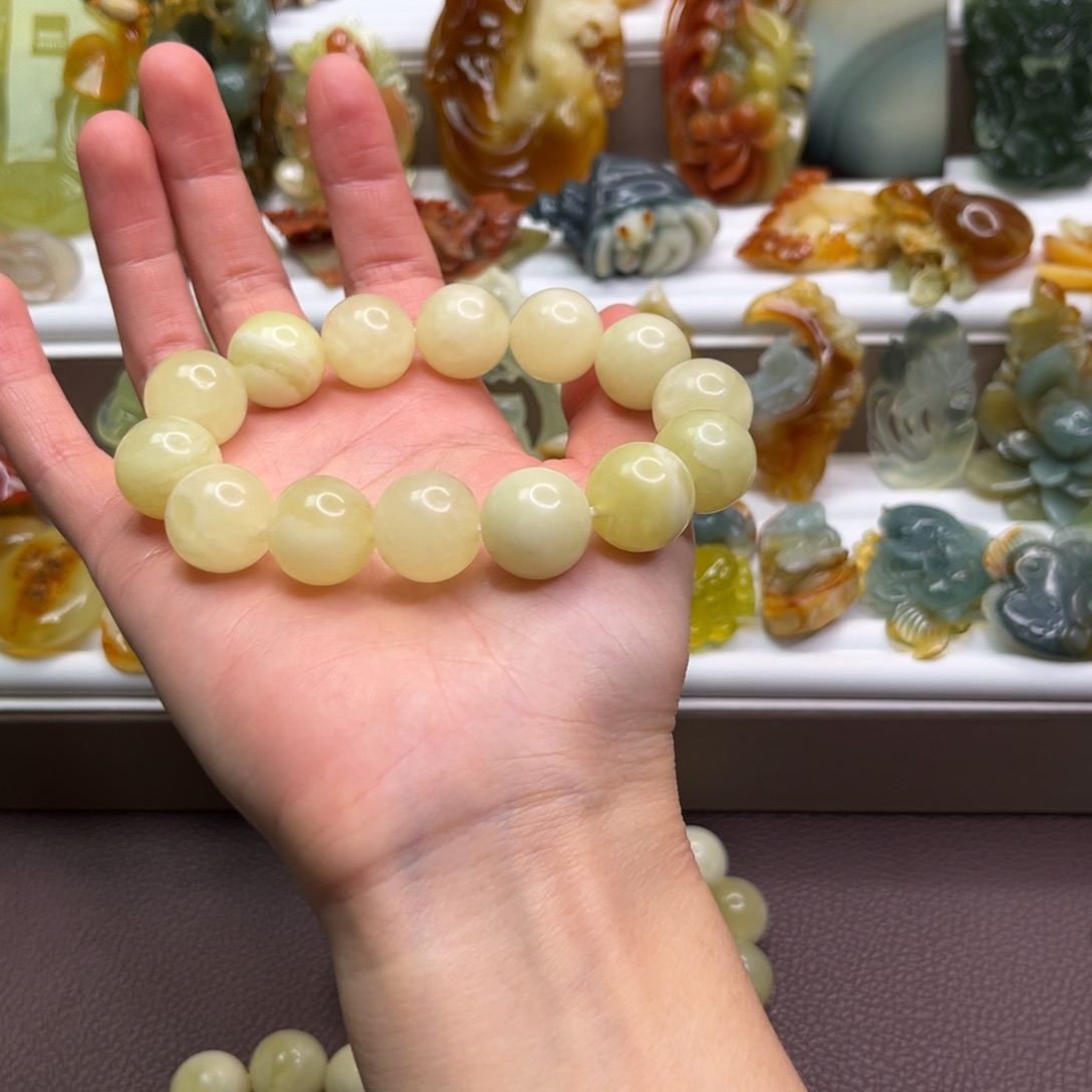 蛇纹石玉未镶嵌珠宝奇石