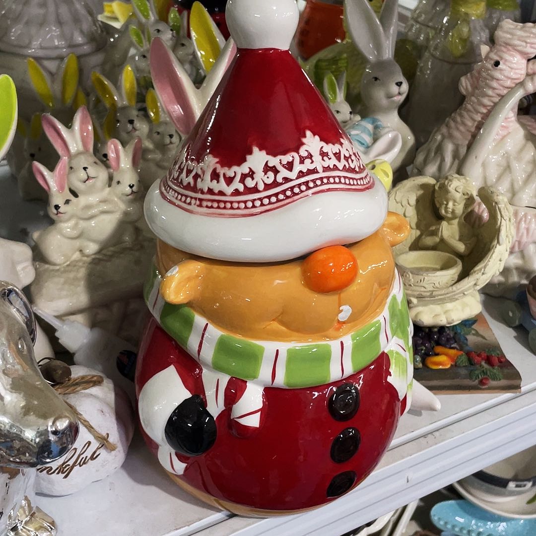 摆件  磕碰。瑕疵。    