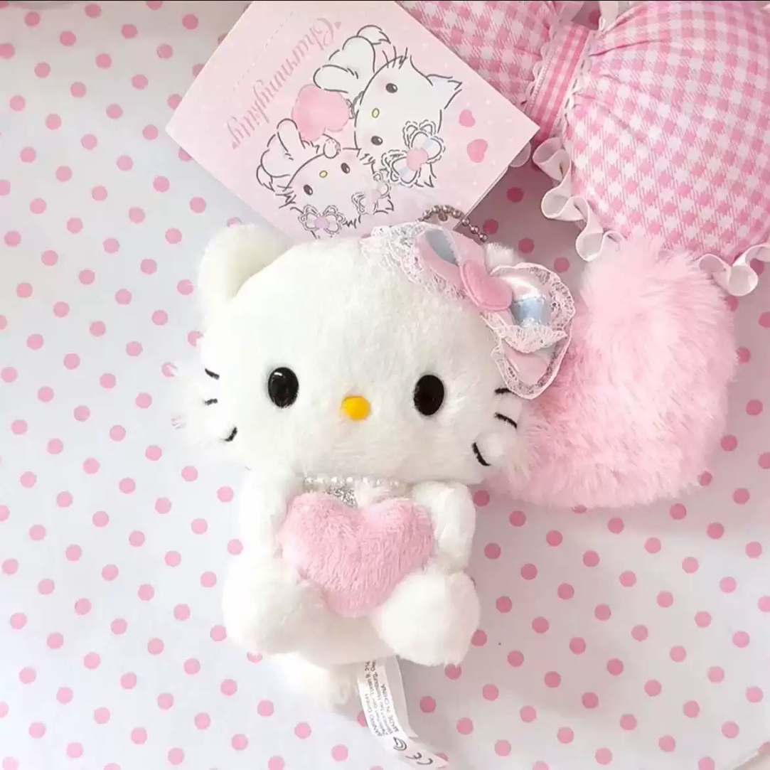 【宝藏库】可爱抱爱心坐姿俏咪kitty挂件