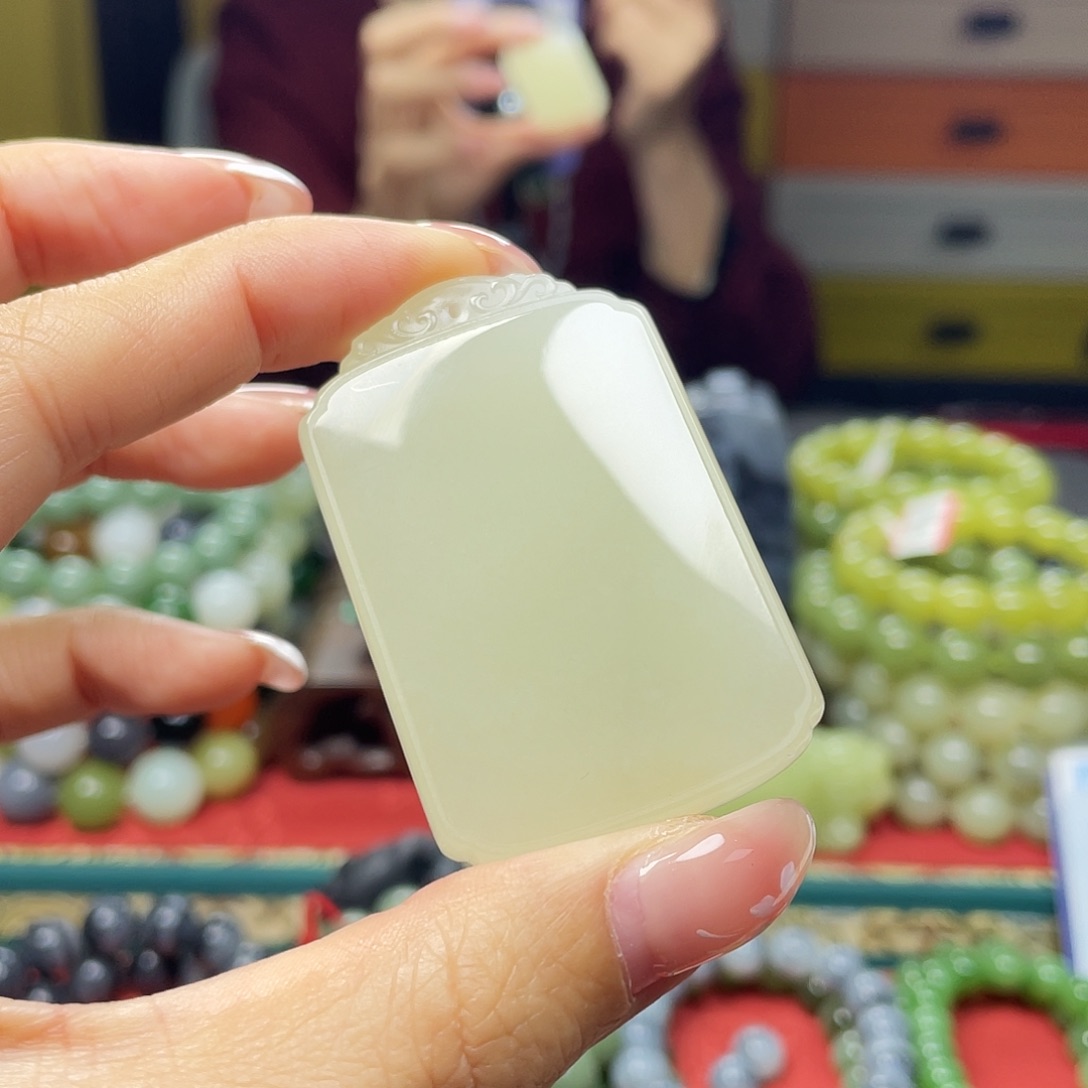 颈饰未镶嵌和田玉