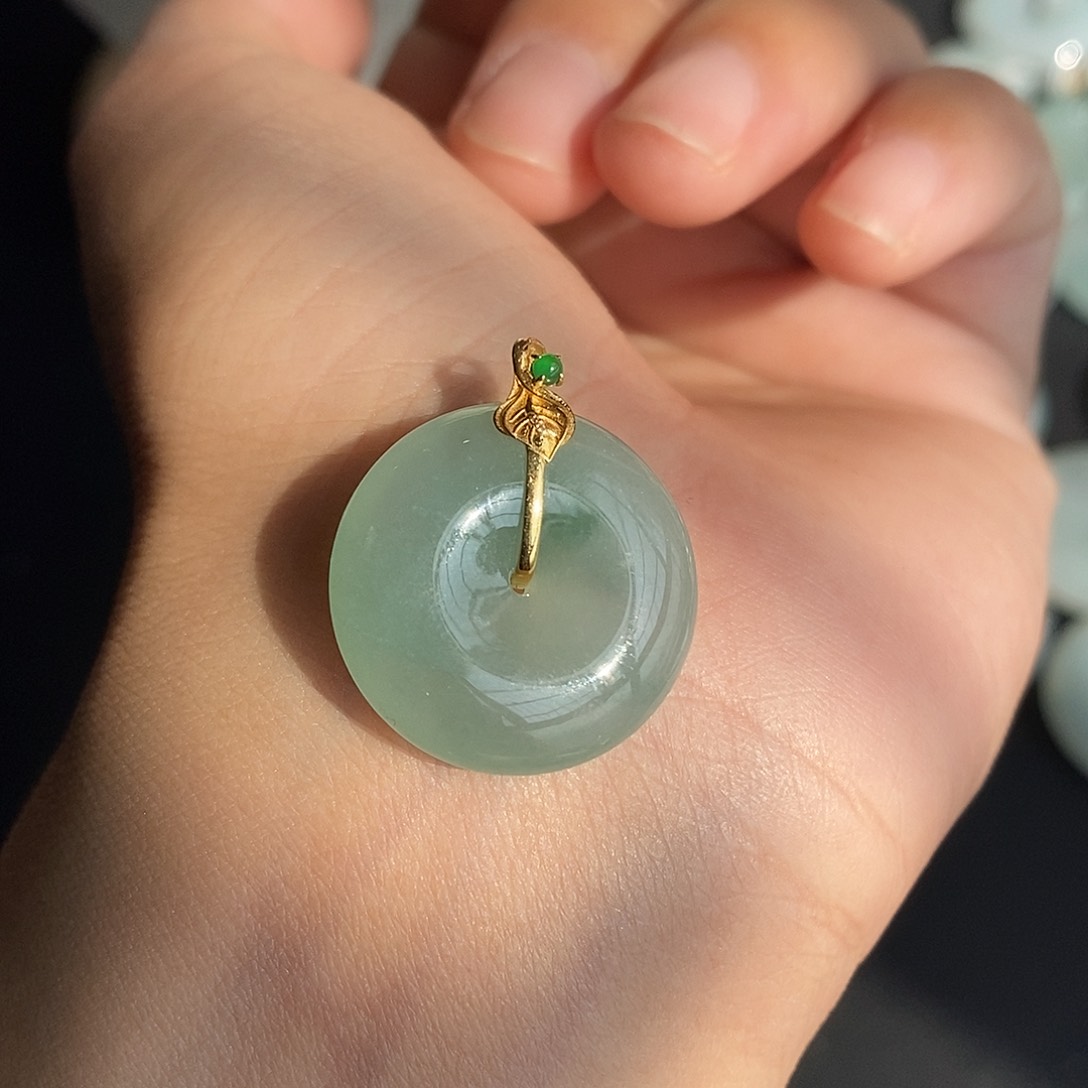 翡翠颈饰18K金镶嵌翡翠首饰