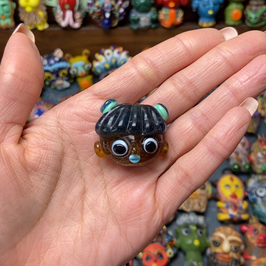 颈饰琉璃小丸子头