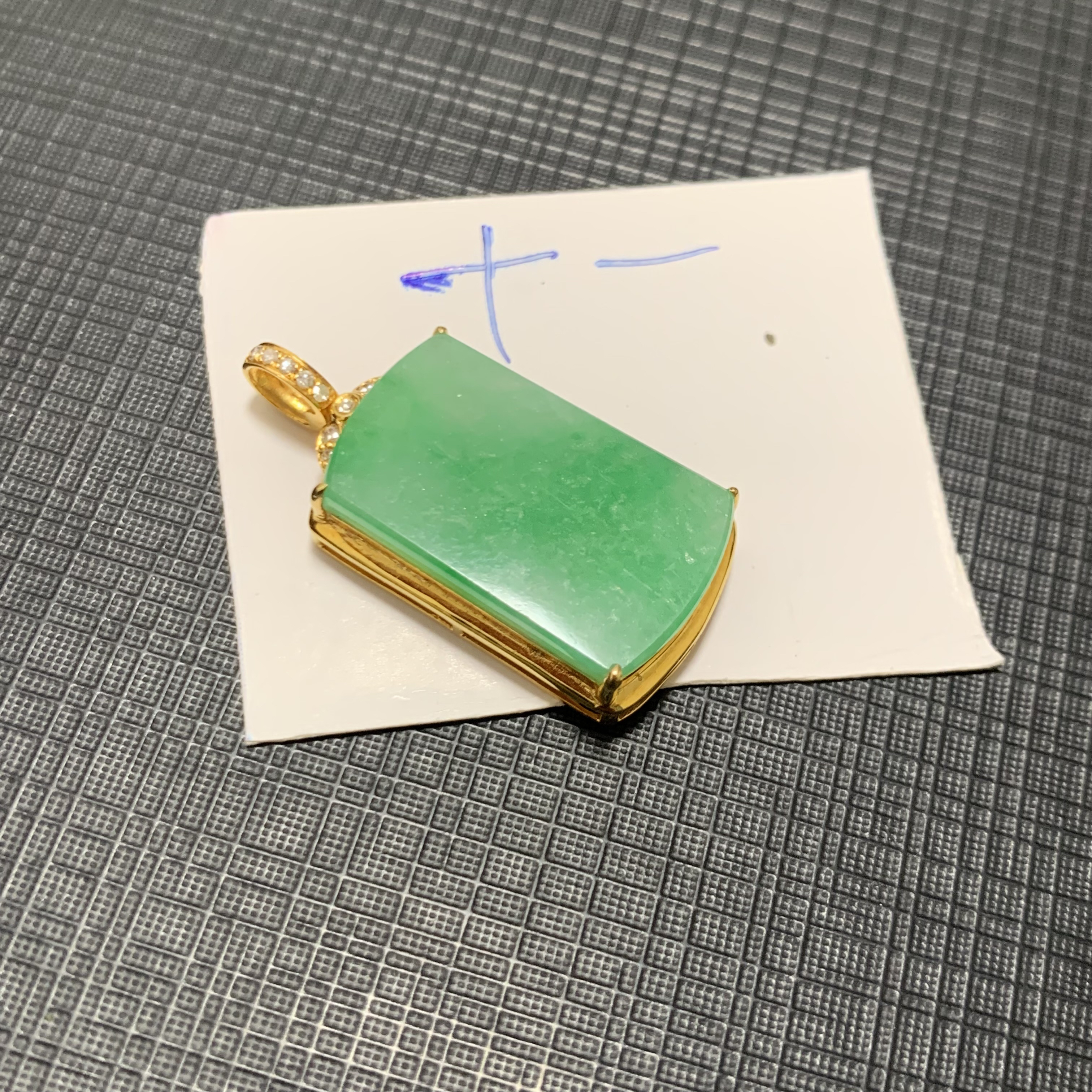 天然缅甸翡翠吊坠冰种