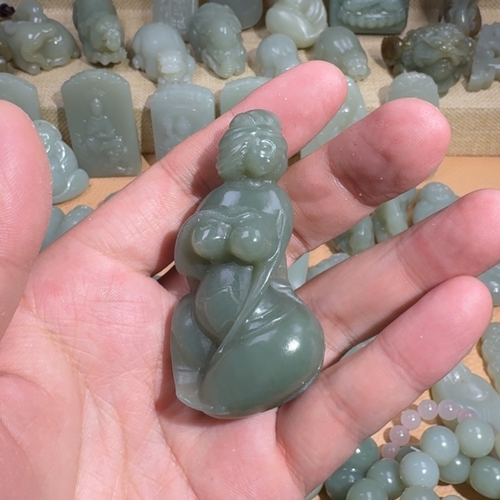 和田玉未镶嵌颈饰