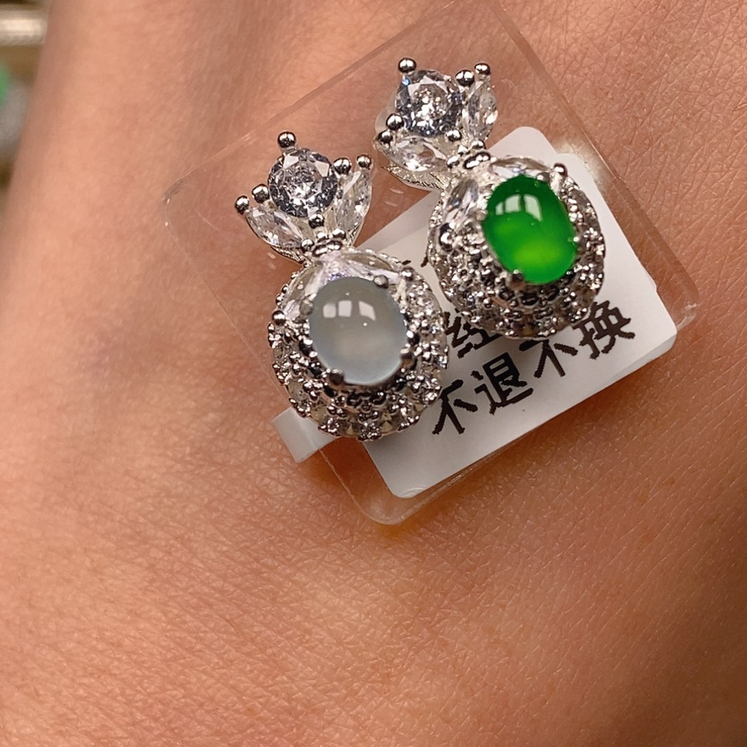 翡翠耳饰未镶嵌m**i白+绿蛋面