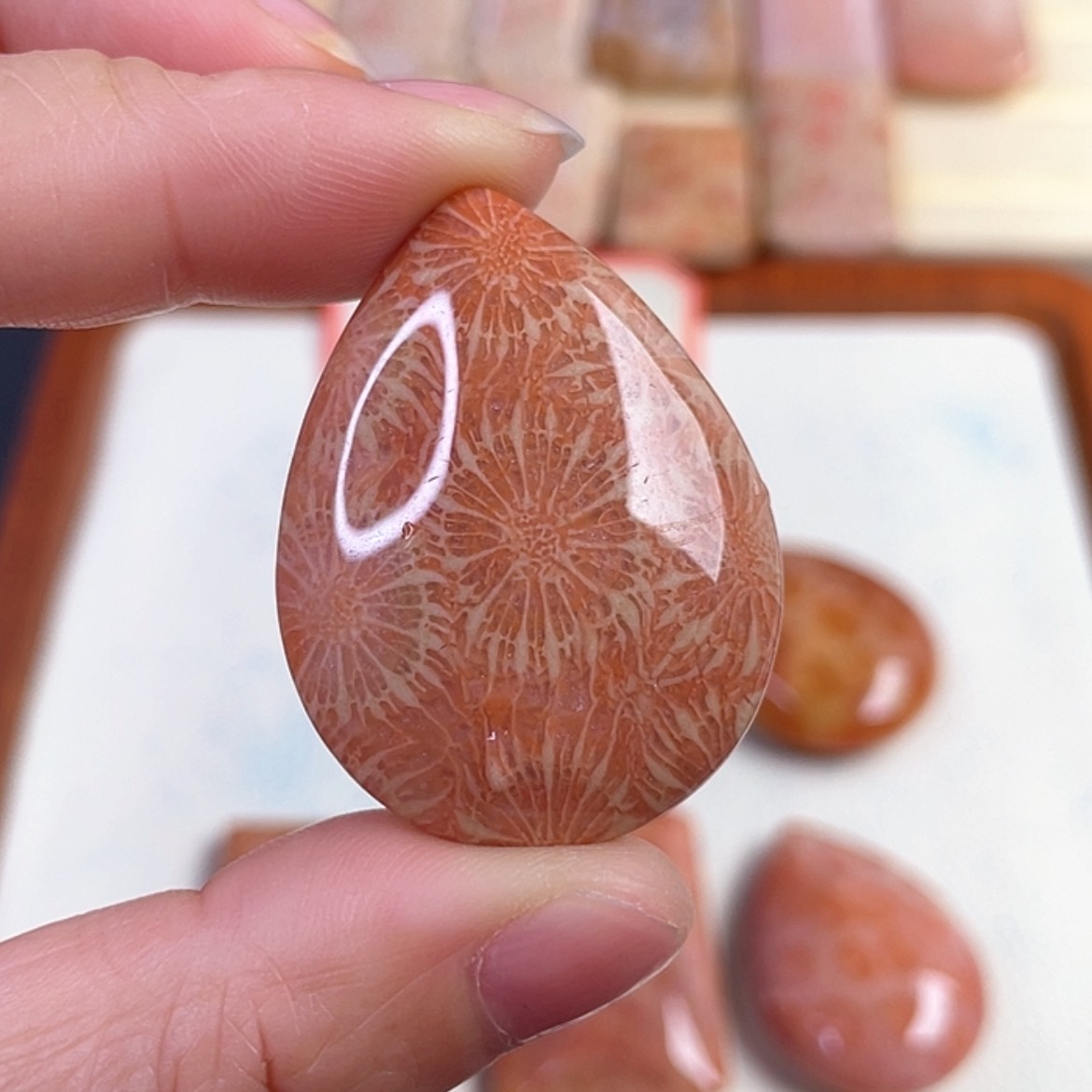 【闪购商品】硅化玉吊坠(赠链)未镶嵌金*迎