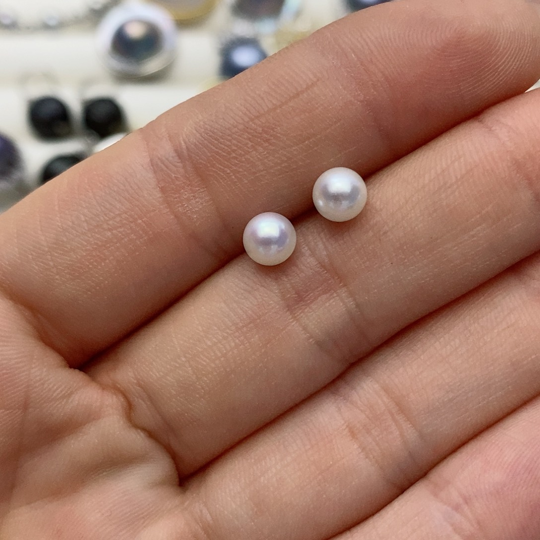 【闪购商品】银S925镶嵌海水珍珠耳饰