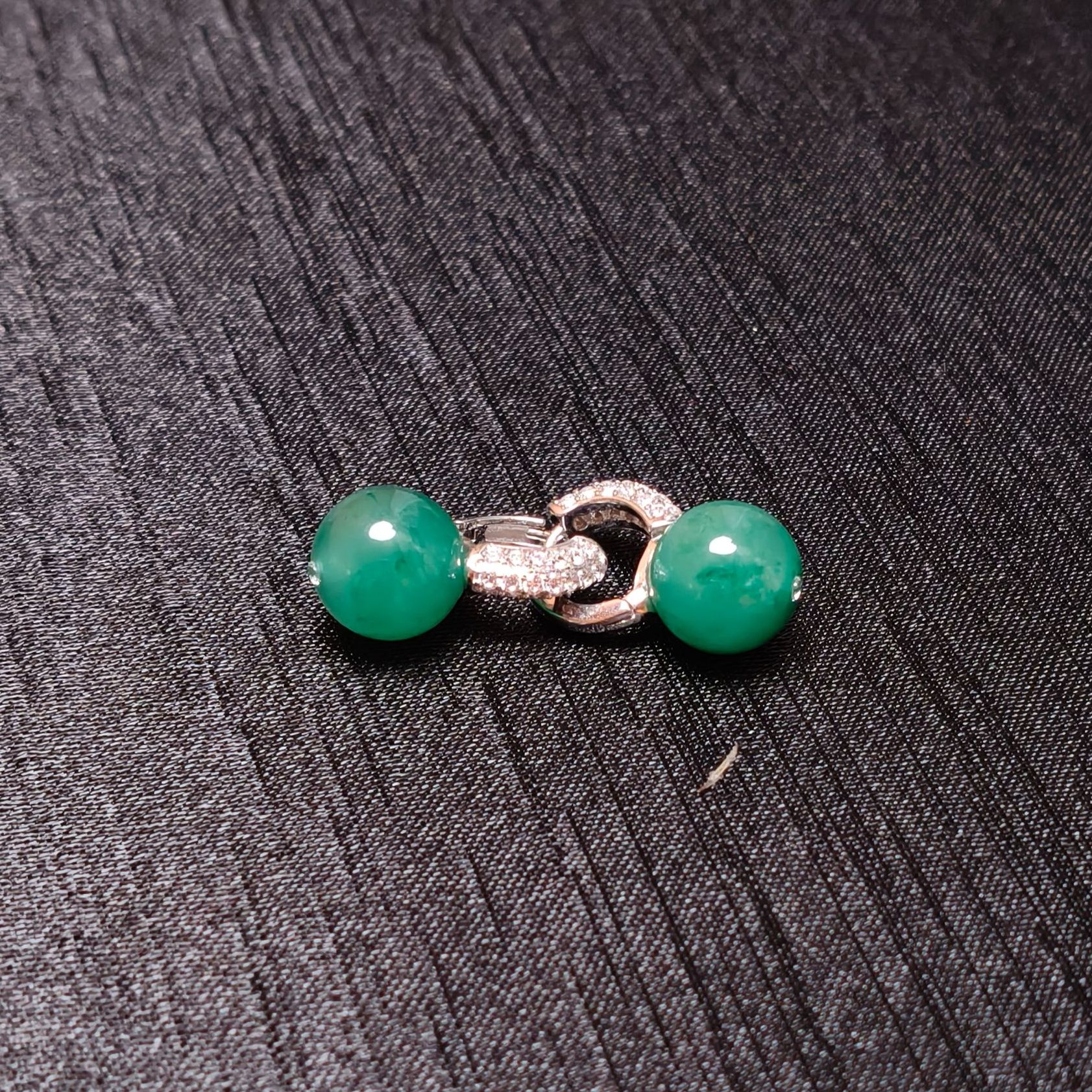 非洲翠耳钉（10mm-12mm）| 一件 | 多样发货 | 仅发一件